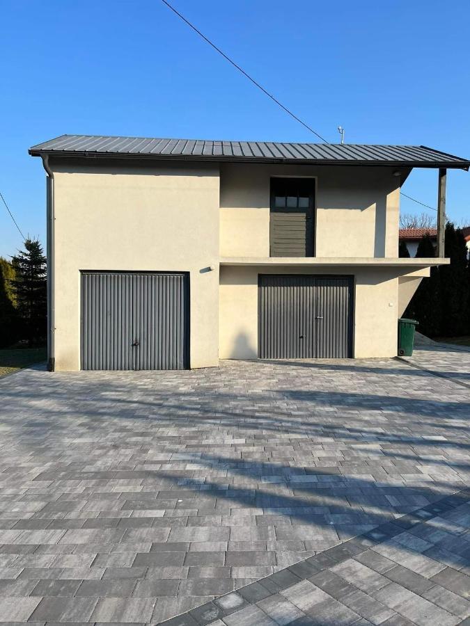 Villa Sanriver Przemysl Ngoại thất bức ảnh