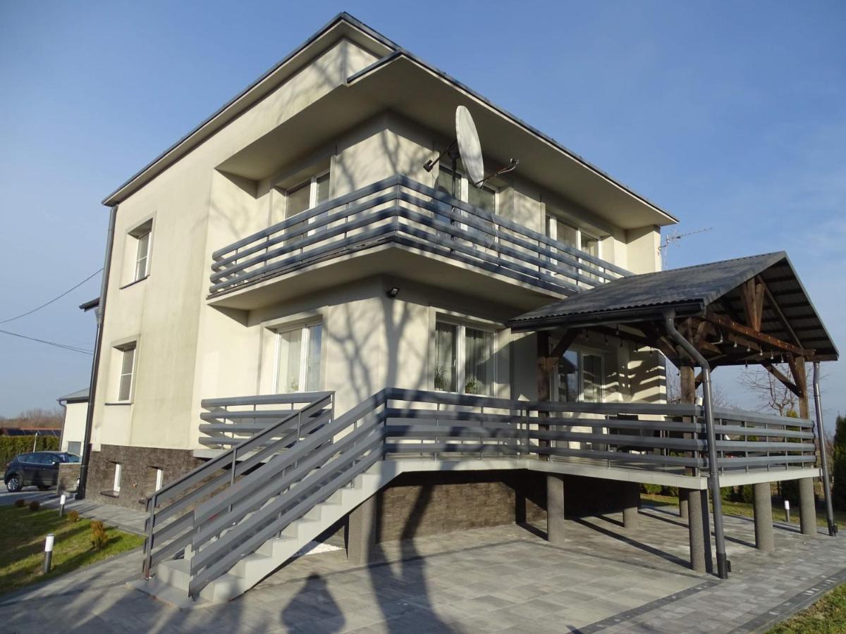 Villa Sanriver Przemysl Ngoại thất bức ảnh