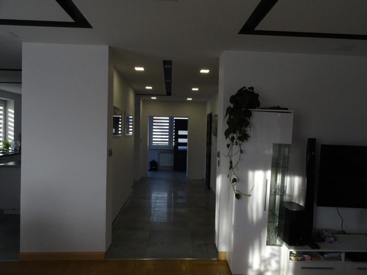 Villa Sanriver Przemysl Ngoại thất bức ảnh